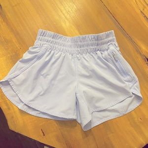 Lululemon Hotty Hot Lilac shirts SZ 4